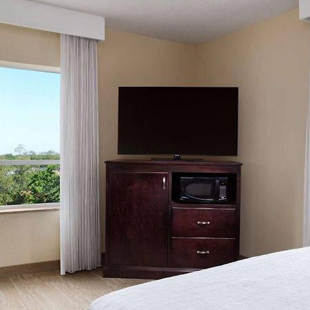 Hampton Inn & Suites Washington-Dulles International Airport Стерлинг Экстерьер фото