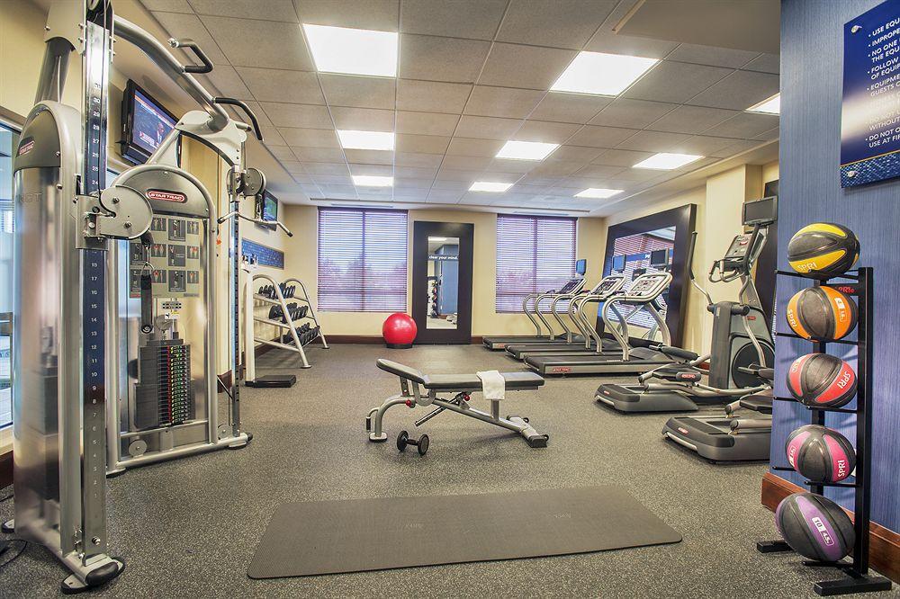 Hampton Inn & Suites Washington-Dulles International Airport Стерлинг Экстерьер фото