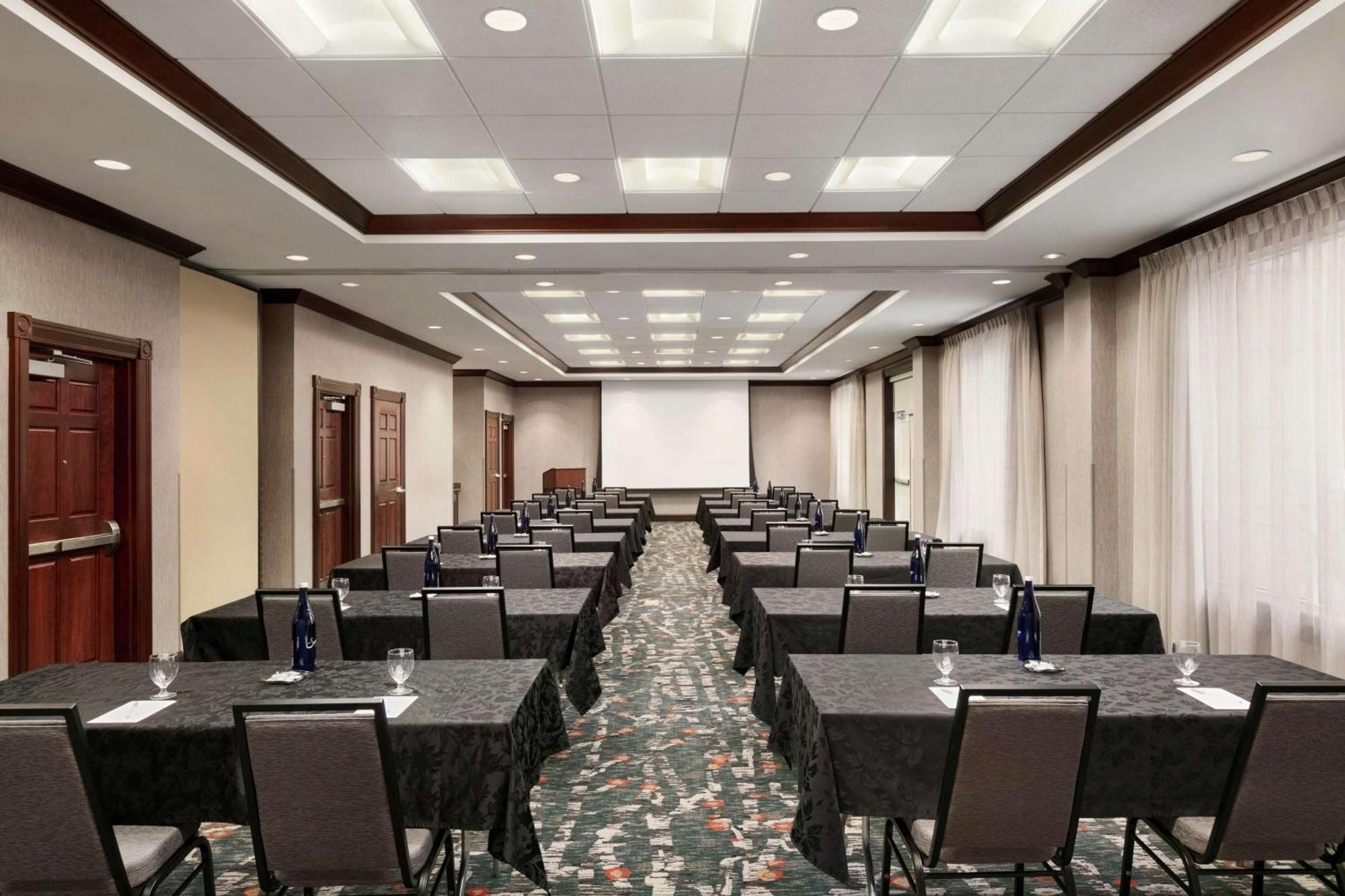 Hampton Inn & Suites Washington-Dulles International Airport Стерлинг Экстерьер фото