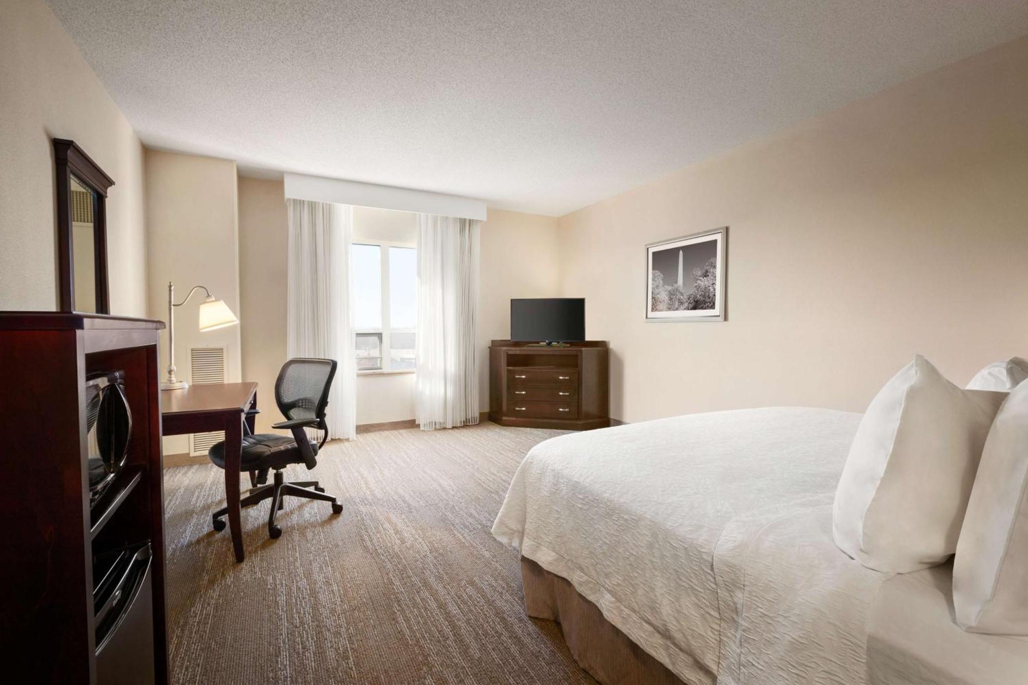 Hampton Inn & Suites Washington-Dulles International Airport Стерлинг Экстерьер фото
