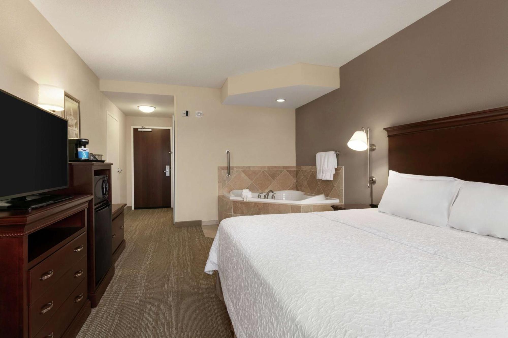 Hampton Inn & Suites Washington-Dulles International Airport Стерлинг Экстерьер фото