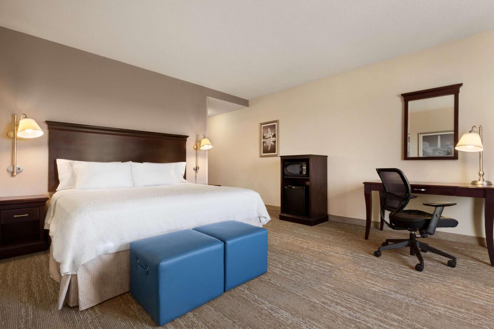Hampton Inn & Suites Washington-Dulles International Airport Стерлинг Экстерьер фото