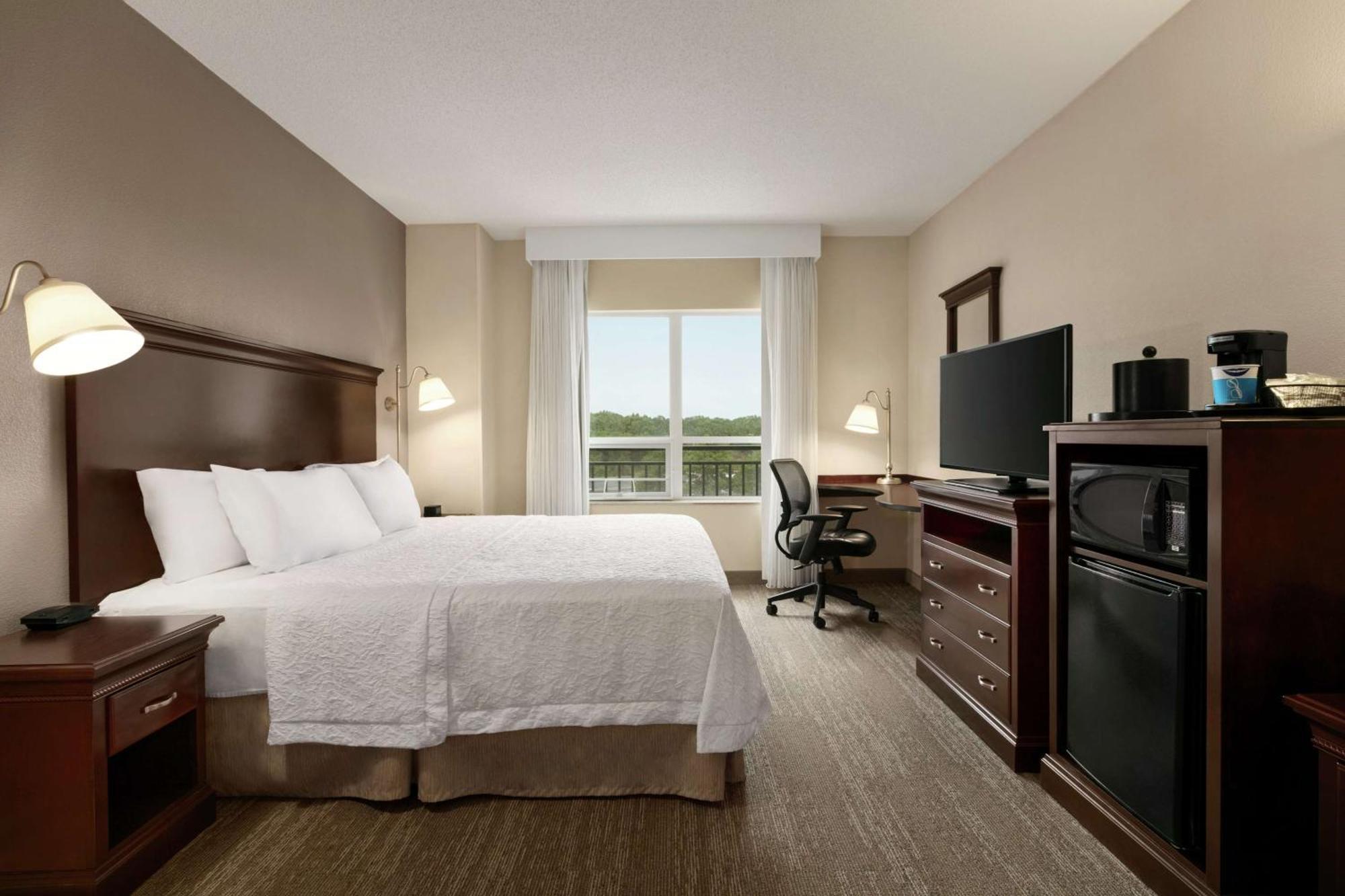 Hampton Inn & Suites Washington-Dulles International Airport Стерлинг Экстерьер фото