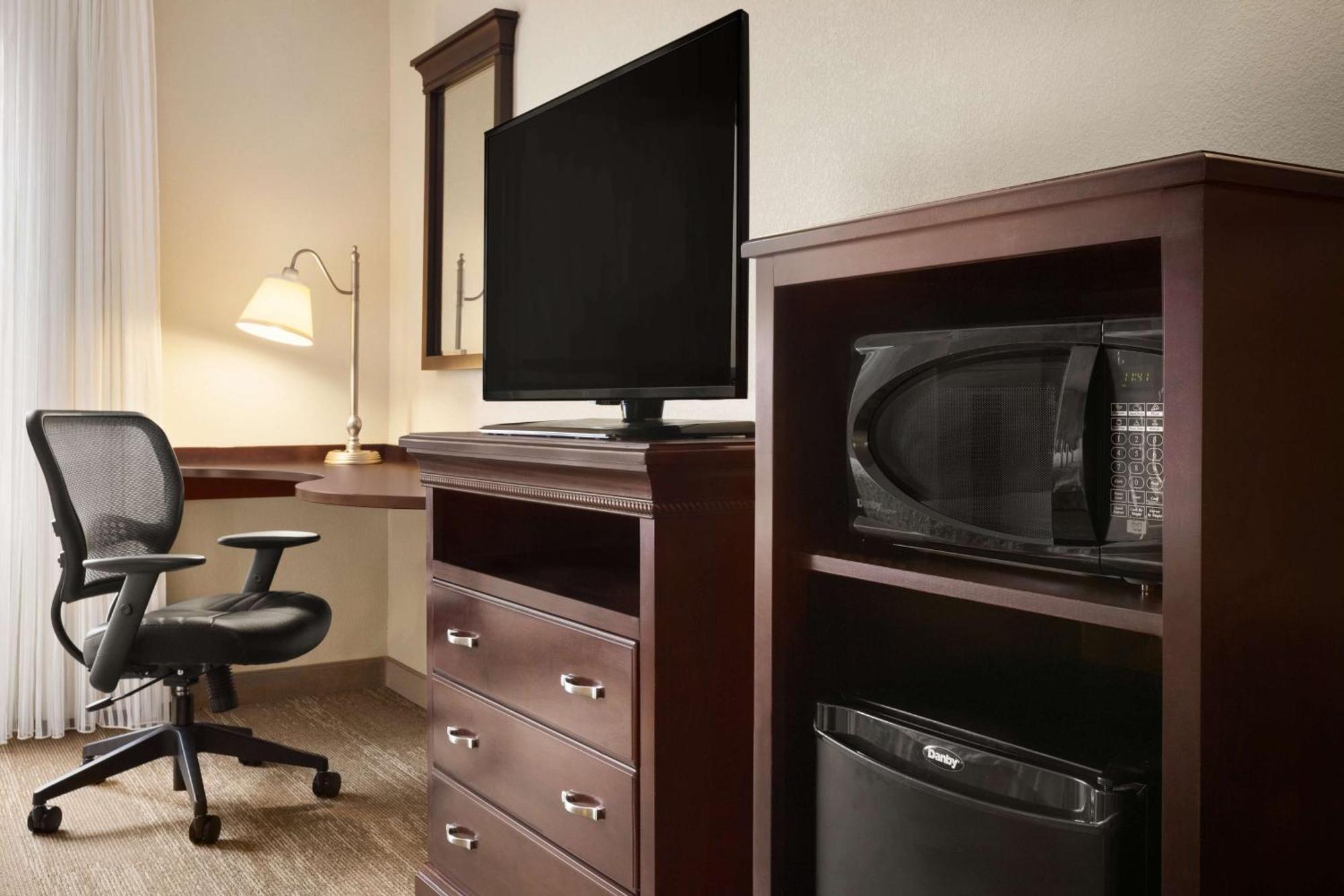 Hampton Inn & Suites Washington-Dulles International Airport Стерлинг Экстерьер фото