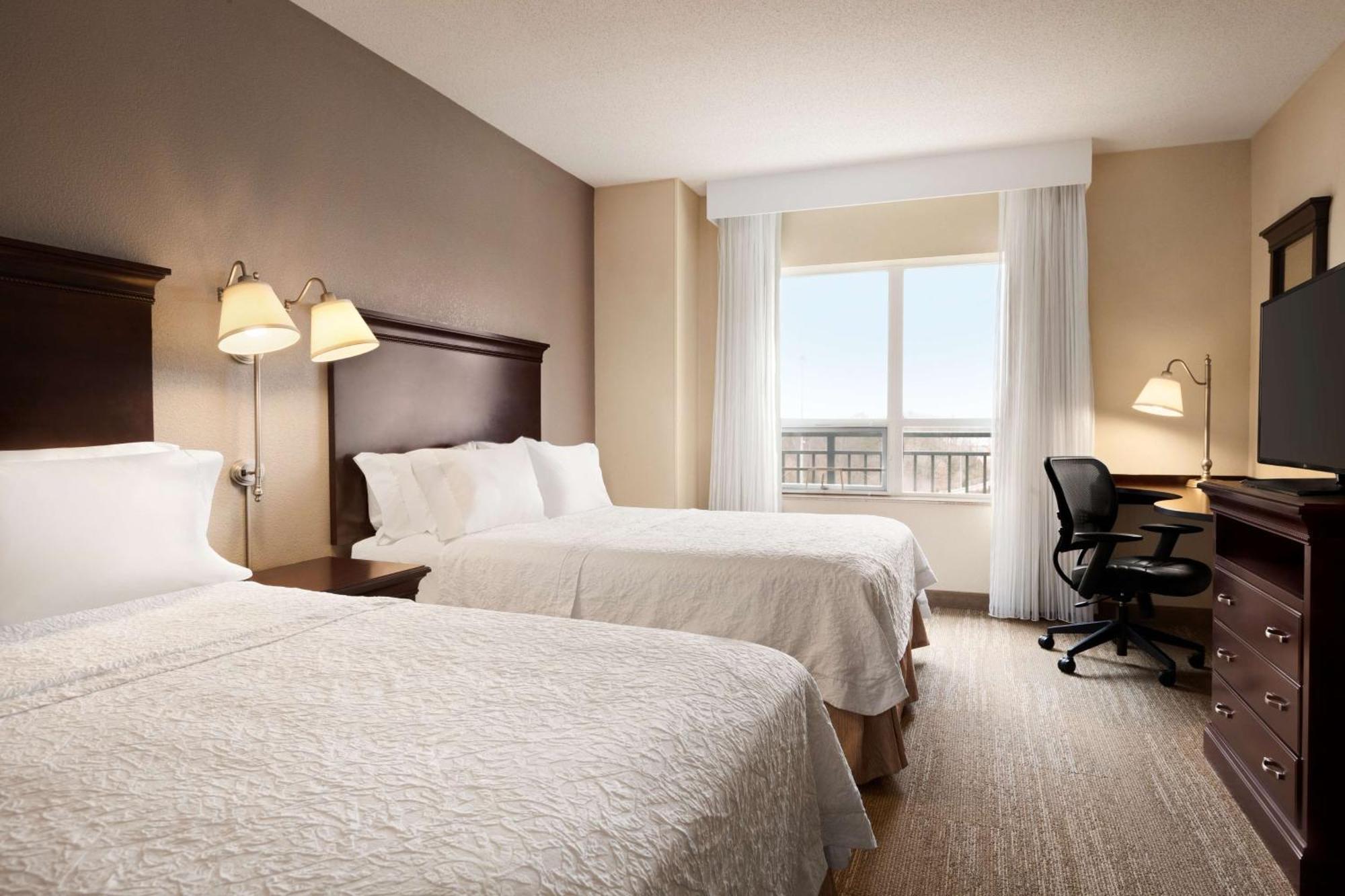 Hampton Inn & Suites Washington-Dulles International Airport Стерлинг Экстерьер фото