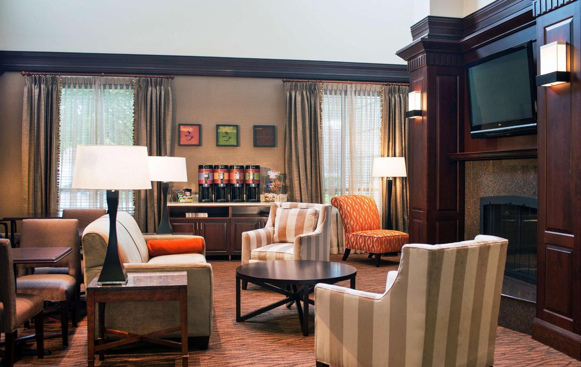 Hampton Inn & Suites Washington-Dulles International Airport Стерлинг Экстерьер фото