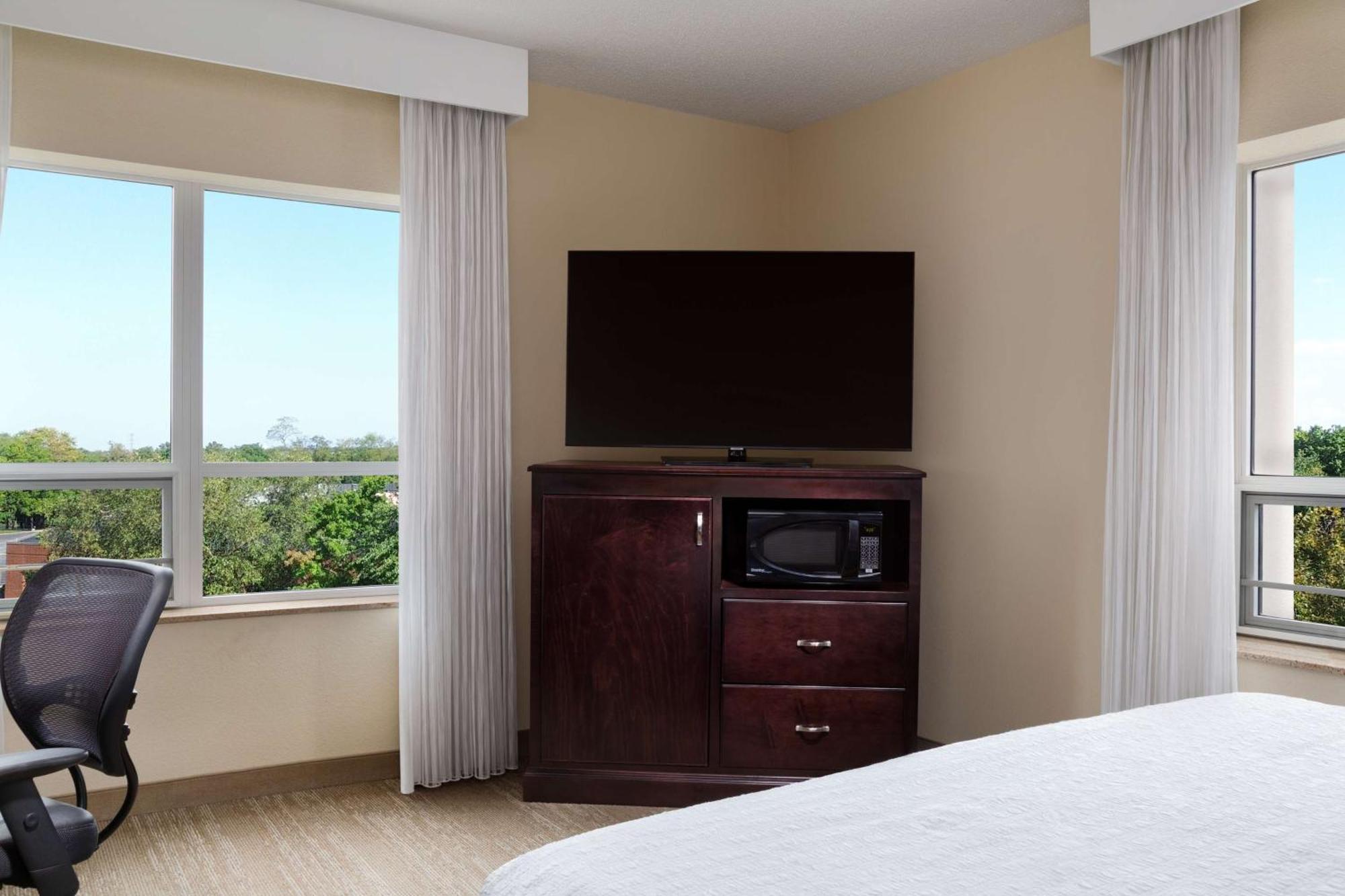 Hampton Inn & Suites Washington-Dulles International Airport Стерлинг Экстерьер фото