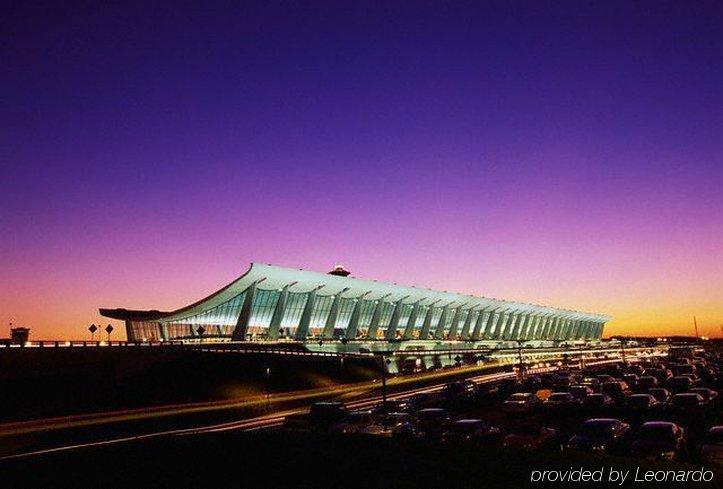 Hampton Inn & Suites Washington-Dulles International Airport Стерлинг Экстерьер фото