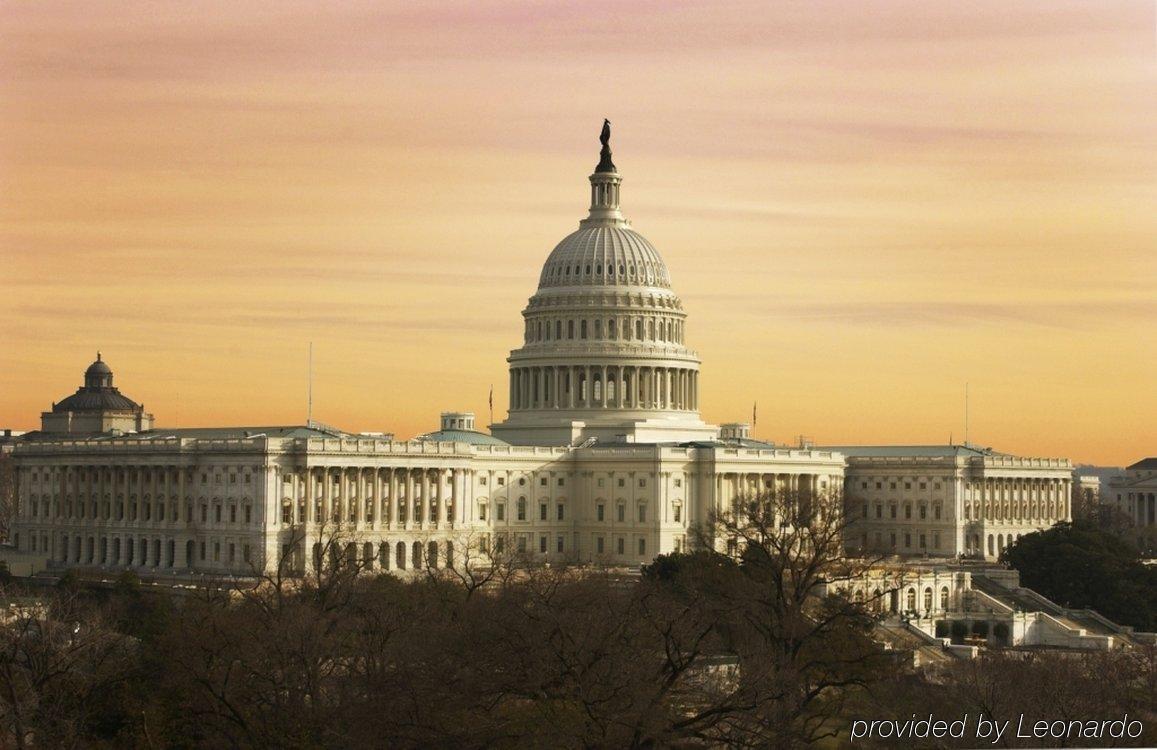 Hampton Inn & Suites Washington-Dulles International Airport Стерлинг Экстерьер фото