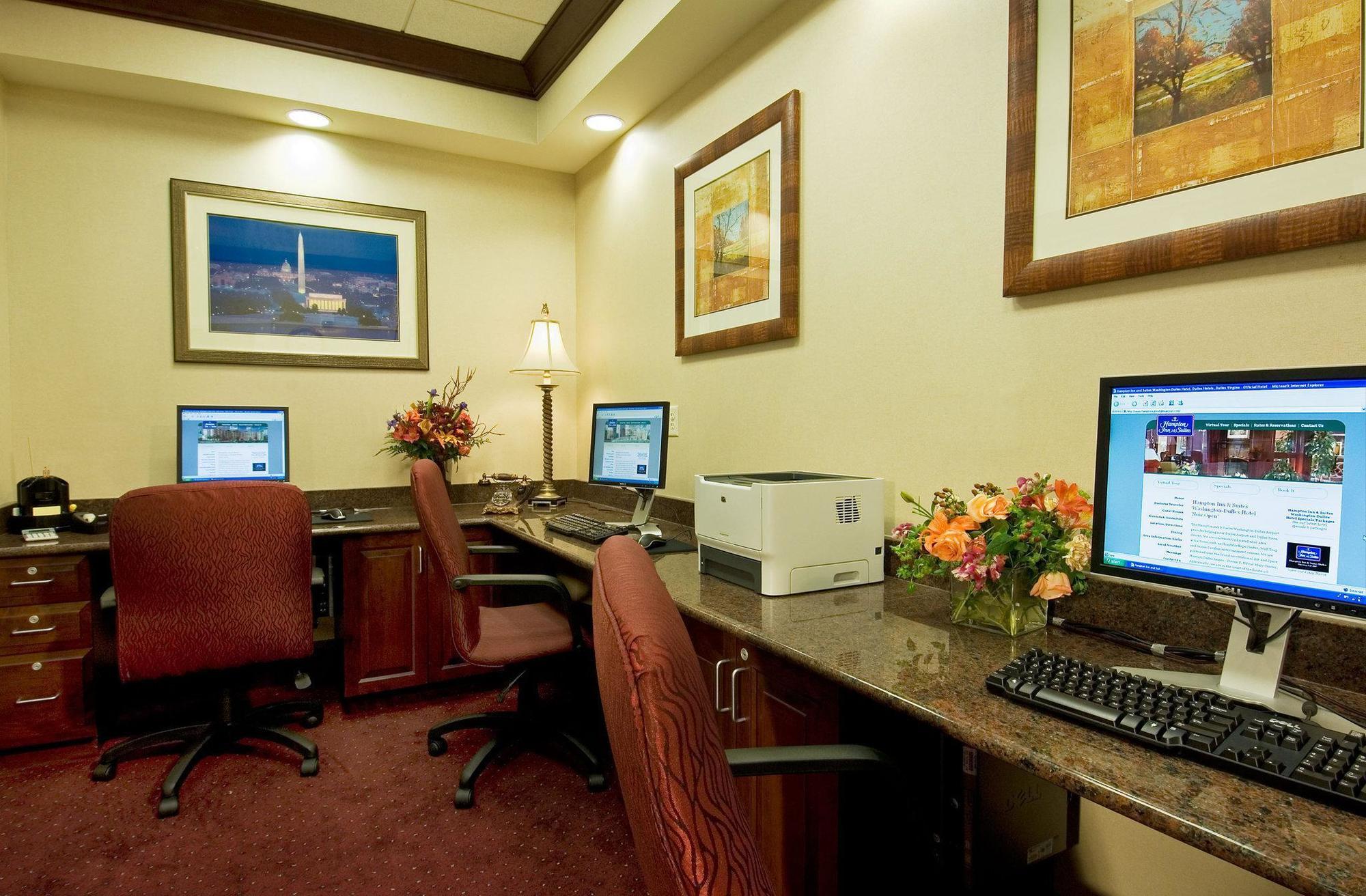 Hampton Inn & Suites Washington-Dulles International Airport Стерлинг Экстерьер фото