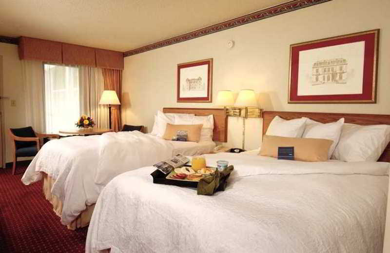 Hampton Inn & Suites Washington-Dulles International Airport Стерлинг Экстерьер фото